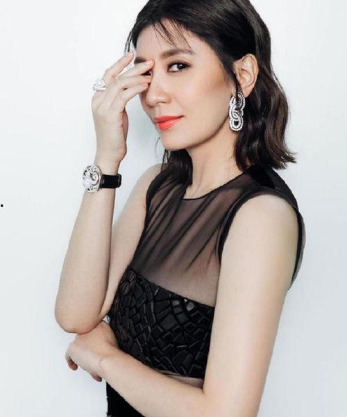 贾静雯参加的娱乐,多面才华绽放荧屏