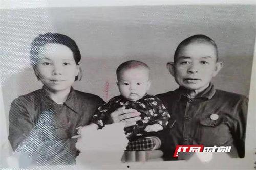 任家人的照片,家族影像中的温馨时光